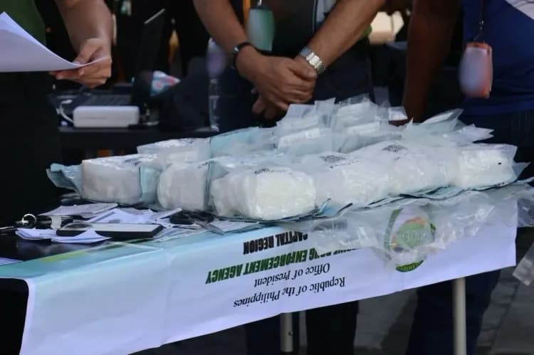 12 kilo ng hinihinalang shabu, nasabat sa Batangas Port