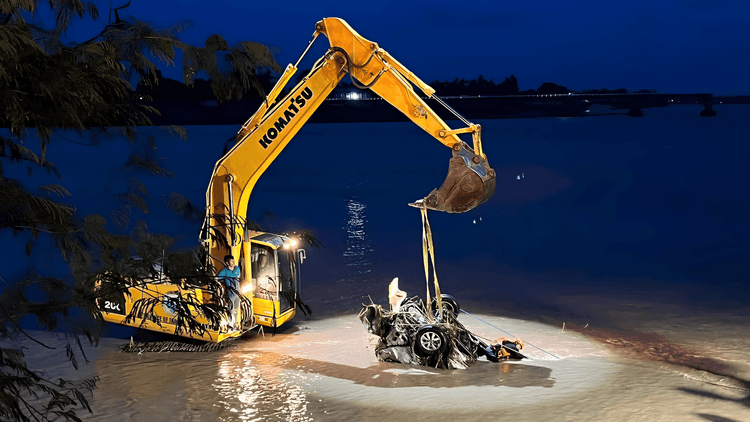 SUV sa Agana Bridge, ni-retrieve gamit ang crane at excavator