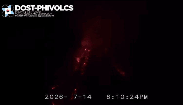 Mayon logs lava effusion, strombolian activity