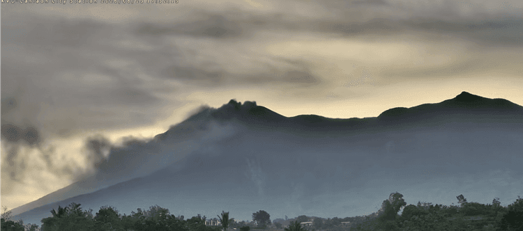 Kanlaon emits ash on Sunday, Aug. 23