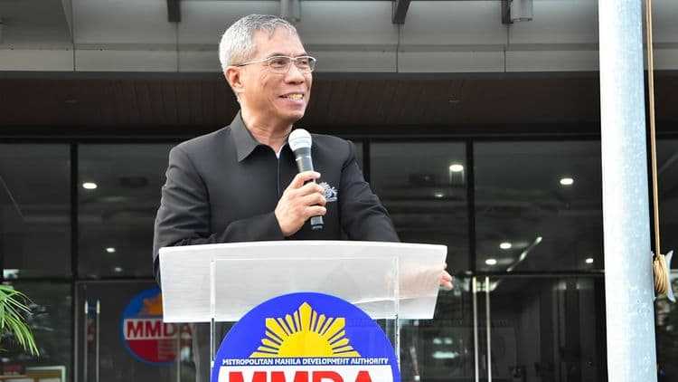 MMDA, ayaw pang bitiwan si Torre; hinimok na pag-isipan muna ang pagreretiro