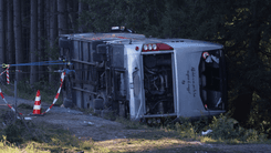 2 Pilipino, nasawi; 8 sugatan matapos bumaligtad ang bus sa Germany