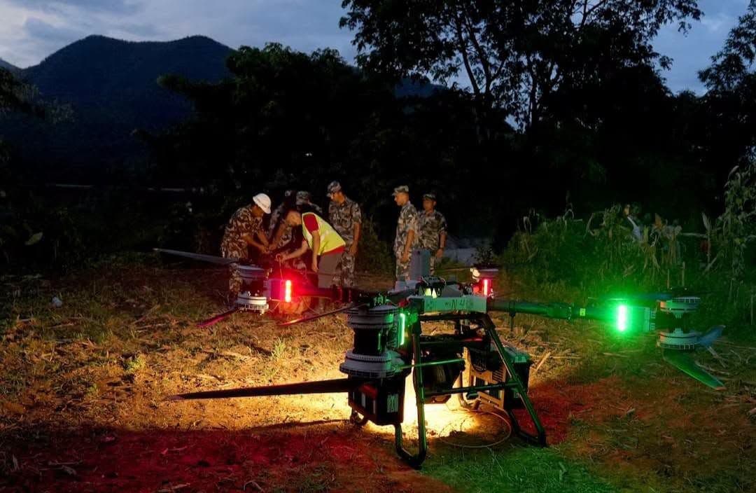 Gumamit ang Nepal Army ng heavy-duty drones’.jpg