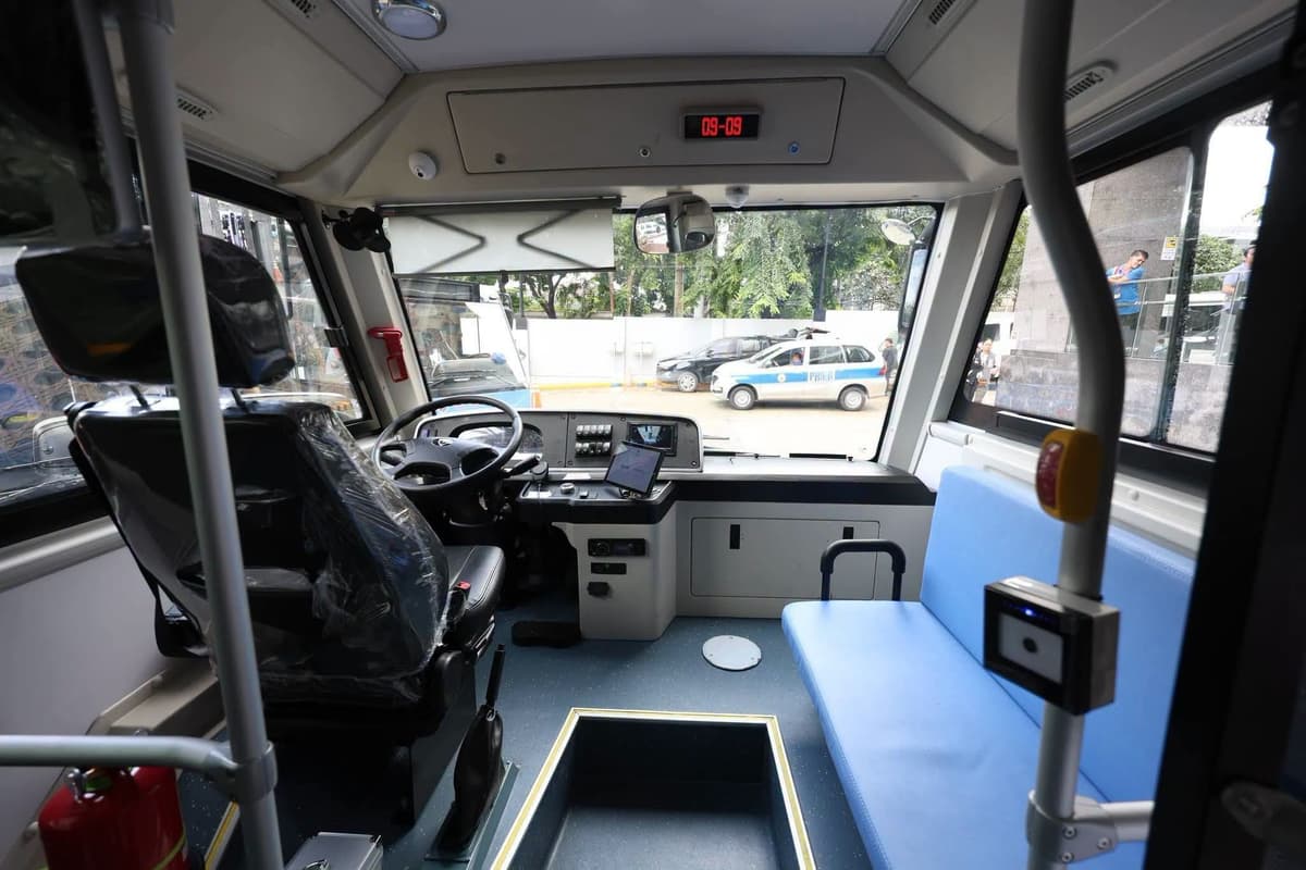 MMDA, muling inilunsad ang fully electric 'Love Bus' para sa rutang Robinsons Galleria–Eastwood City.jpg