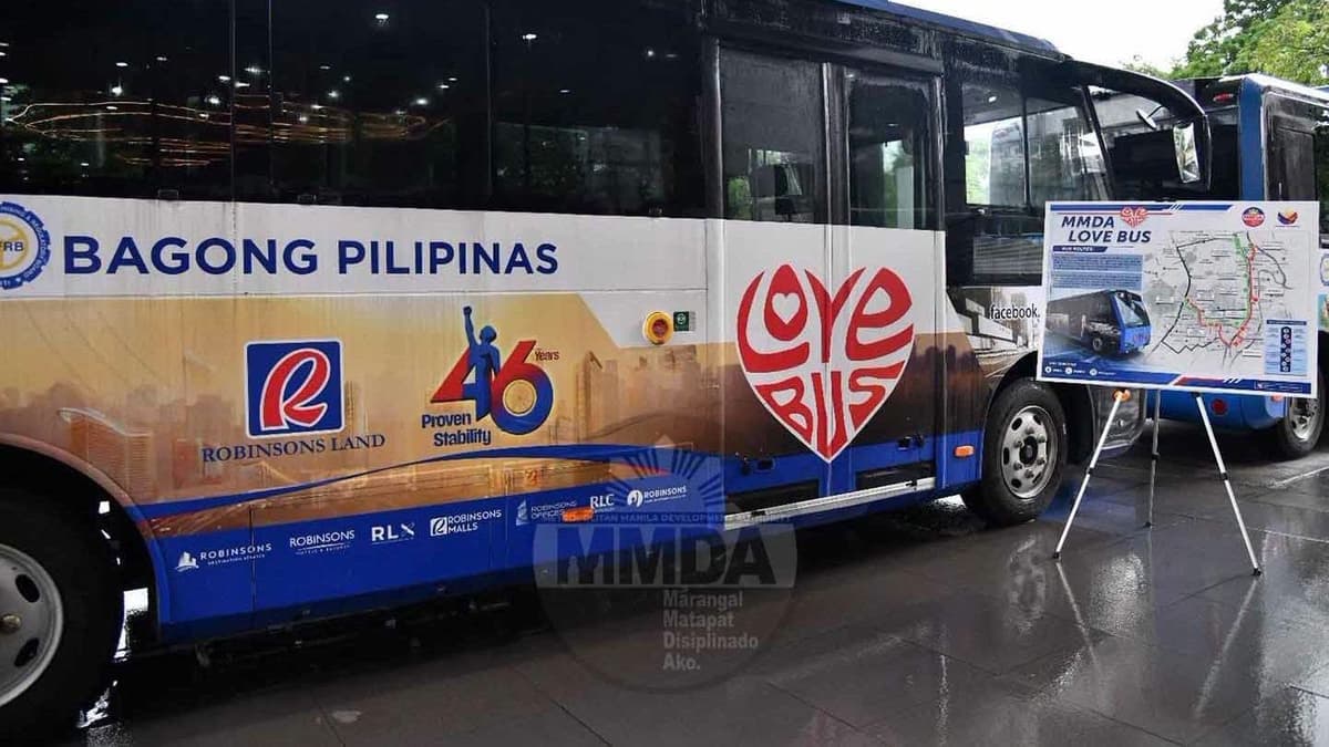 MMDA, muling inilunsad ang fully electric 'Love Bus' para sa rutang Robinsons Galleria–Eastwood City..jpg