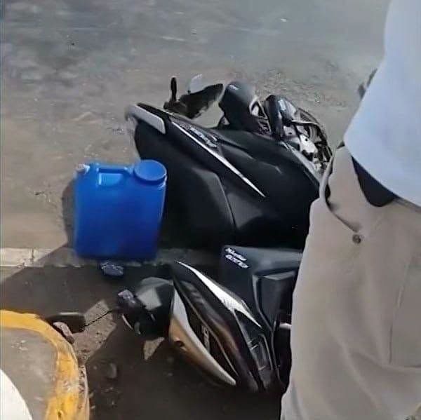 Rider, nasawi matapos magulungan ng truck sa Negros Oriental!.jpg