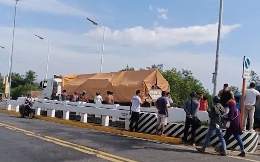 Rider, nasawi matapos magulungan ng truck sa Negros Oriental.jpg