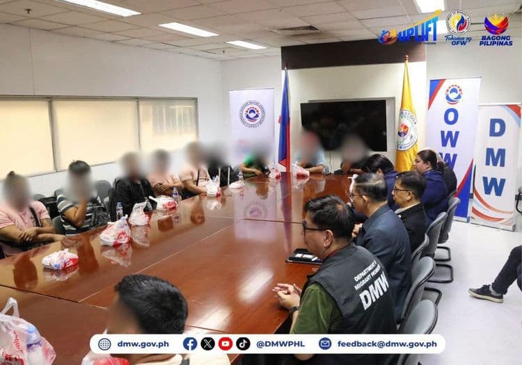 14 na tripulanteng OFW mula sa inatakeng barko sa Strait of Hormuz, nakabalik na sa bansa
