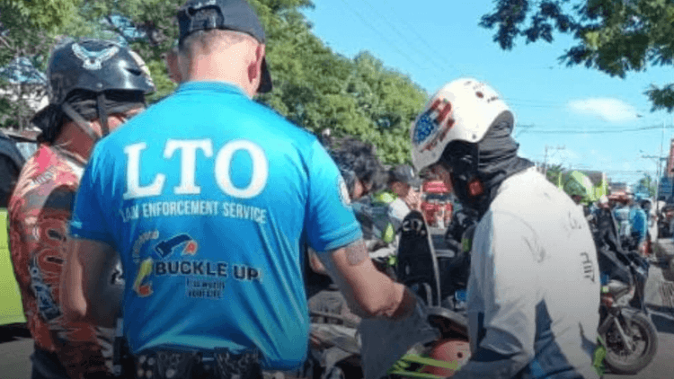40 tauhan ng LTO Region 7, sibak sa puwesto dahil sa umano’y katiwalian
