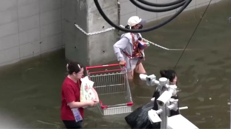 Bangkok Floodwaters Recede as Residents Stock Up on Essentials