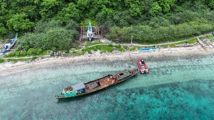 8 indibidwal, arestado ng PCG sa ilegal na paglilipat ng krudo sa Tingloy, Batangas