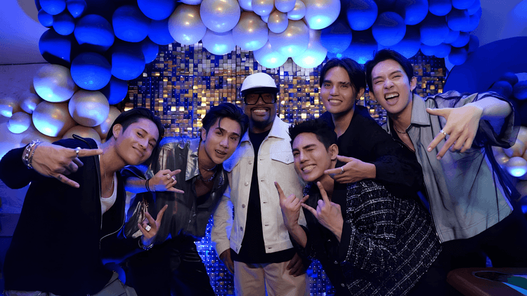 Apl.de.Ap binati ang SB19 sa historic Lollapalooza performance