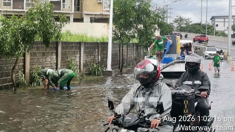 Baha sa Brgy. San Dionisio, Parañaque City, umabot halos sa tuhod; siphoning operations isinasagawa