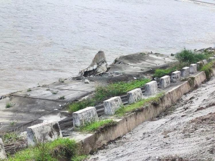 Bahagi ng dike sa Brgy. San Isidro, Tarlac, bahagyang nasira dahil sa habagat