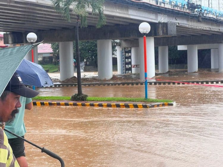 Ikalawang alarma, itinaas sa Marikina River matapos umabot sa 16.9 metro ang lebel ng tubig