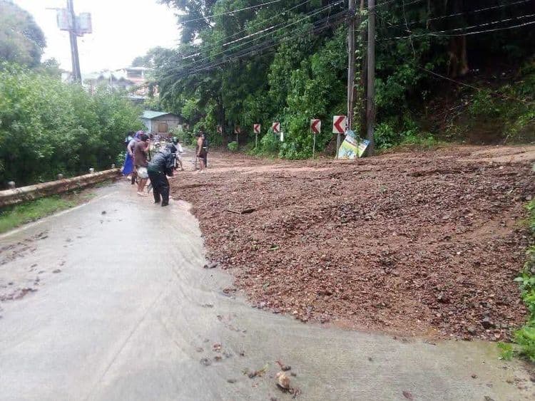 Kalsada sa Mabini, Batangas, hindi madaanan dahil sa landslide