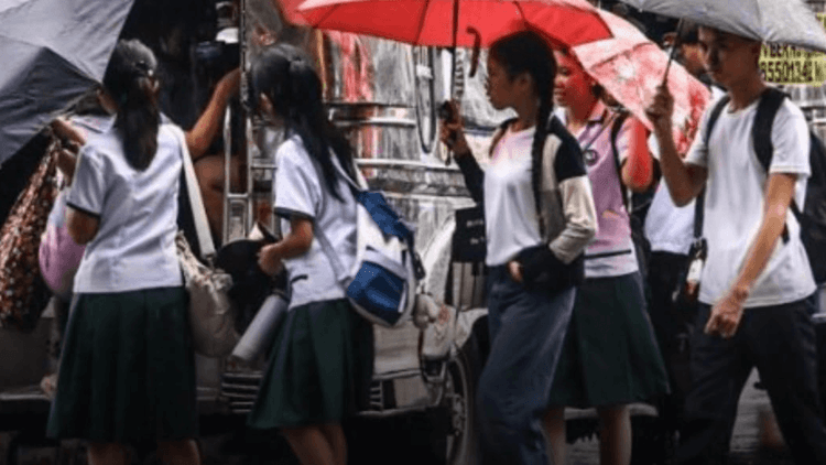 Mahigit 6.5 milyong mag-aaral at 284k guro, apektado ng suspensiyon ng klase dulot ng habagat ayon sa DepEd