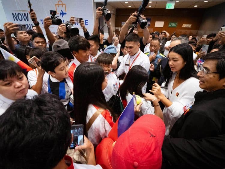 Mainit na pagsalubong kay Alex Eala