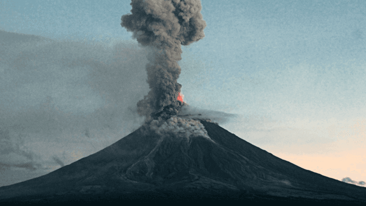 Mayon, biglang tumaas ang sulfur dioxide emission