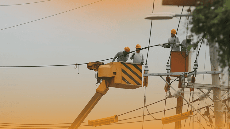 Mahigit 38,000 Meralco customers walang kuryente dahil sa masamang panahon