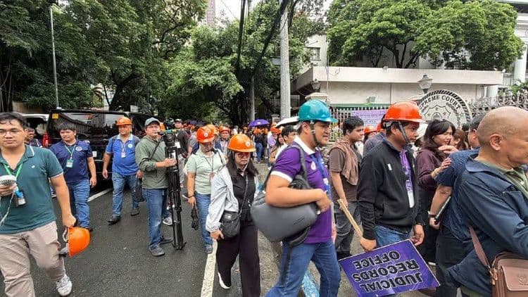 Mga empleyado ng Supreme Court, lumabas matapos maramdaman ang 5.8 magnitude na lindol