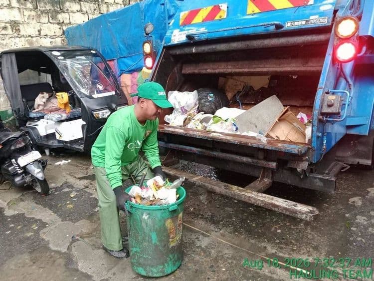 Mga tambak ng basura, bumalandra sa Opeña Street at Brgy. Baclaran sa Parañaque matapos ang malakas na ulan