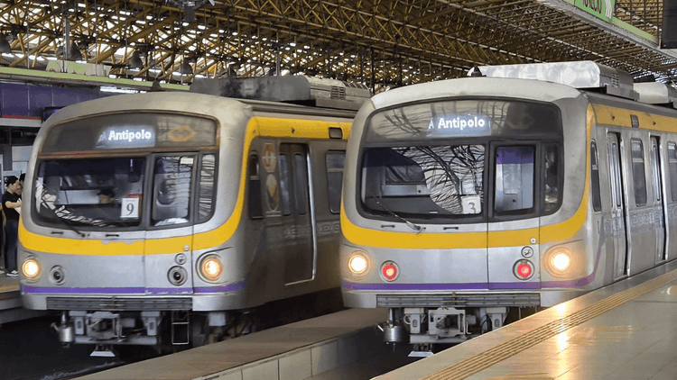 Lightning strike damages LRT-2 catenary wire, forces limited operations