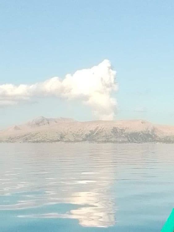 Taal posts minor eruptions
