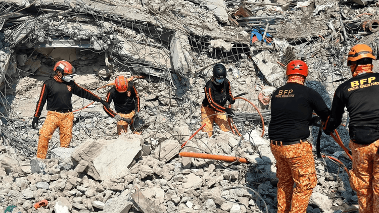 BFP nagpapatuloy ng search operations sa gumuhong gusali sa Angeles City