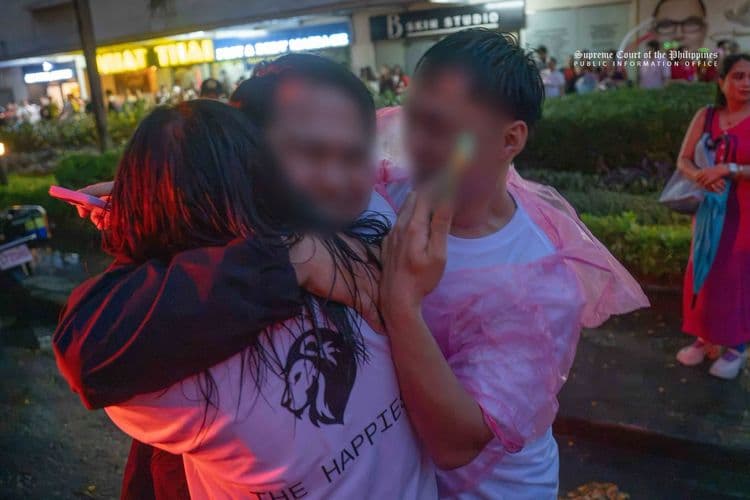 Bar 2026 examinees, sinalubong ng pamilya at kaibigan matapos ang huling araw ng pagsusulit