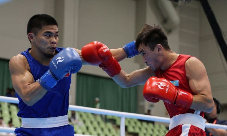 Carlo Paalam, pasok sa finals ng Asian Games matapos pataubin ang Kazakh boxer na si Makhmud Sabyrkhan