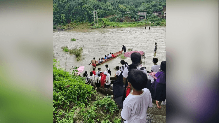 Mga guro at mag-aaral, isinakay sa bangka matapos ang pagbaha sa Catanduanes
