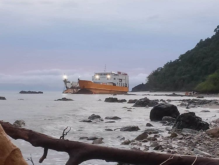 Roro sumadsad sa Abra de Ilog; 117 pasahero at crew, ligtas