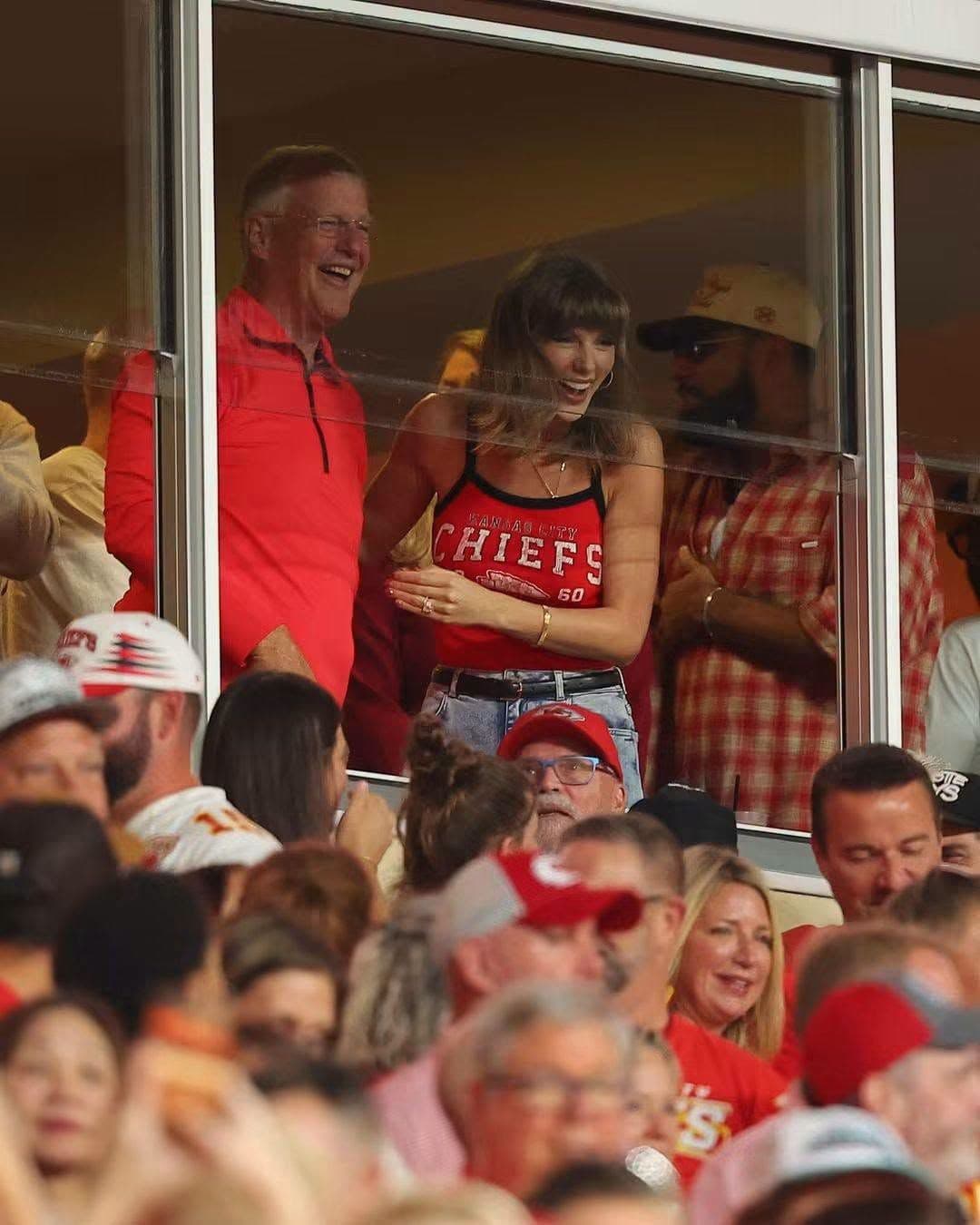 taylor-swift-todo-suporta-travis-kelce-kansas-city-chiefs...jpg